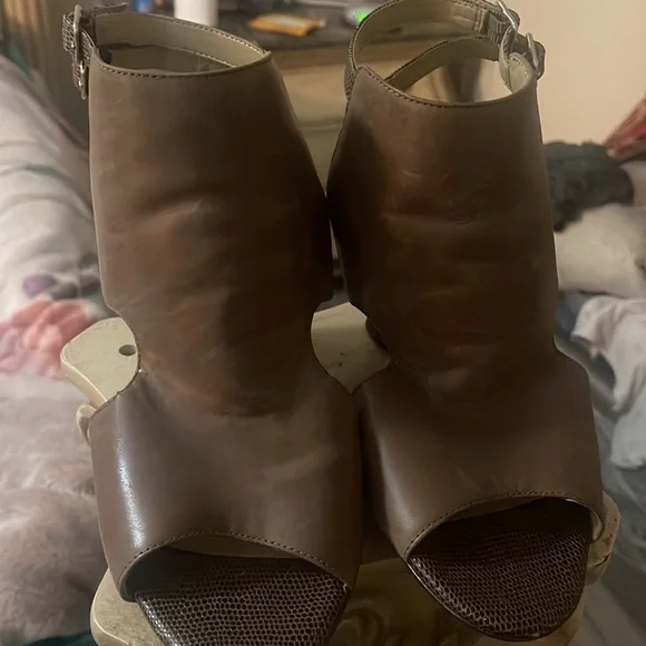 Brown Wedges - Picture 2 of 8